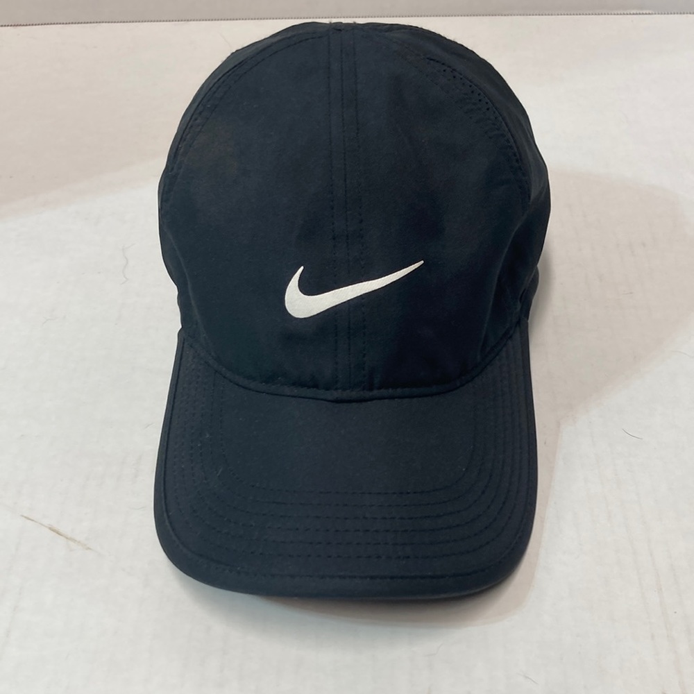 Nike Black Featherlight Dry-Fit
